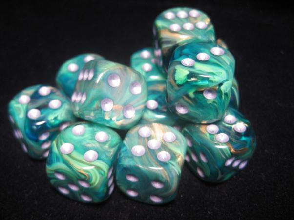 Green/Gold Lustrous 16mm d6 (12)
