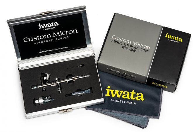 Iwata - Custom Micron CM-C Plus Gravity Feed Dual Action Airbrush