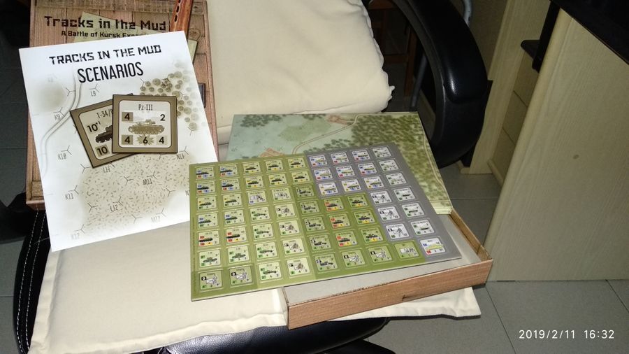 Platoon Commander Deluxe: The Battle For Kursk - Tracks In The Mud