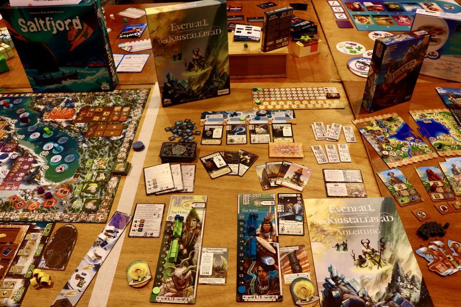 Evenfall: The Crystal Path