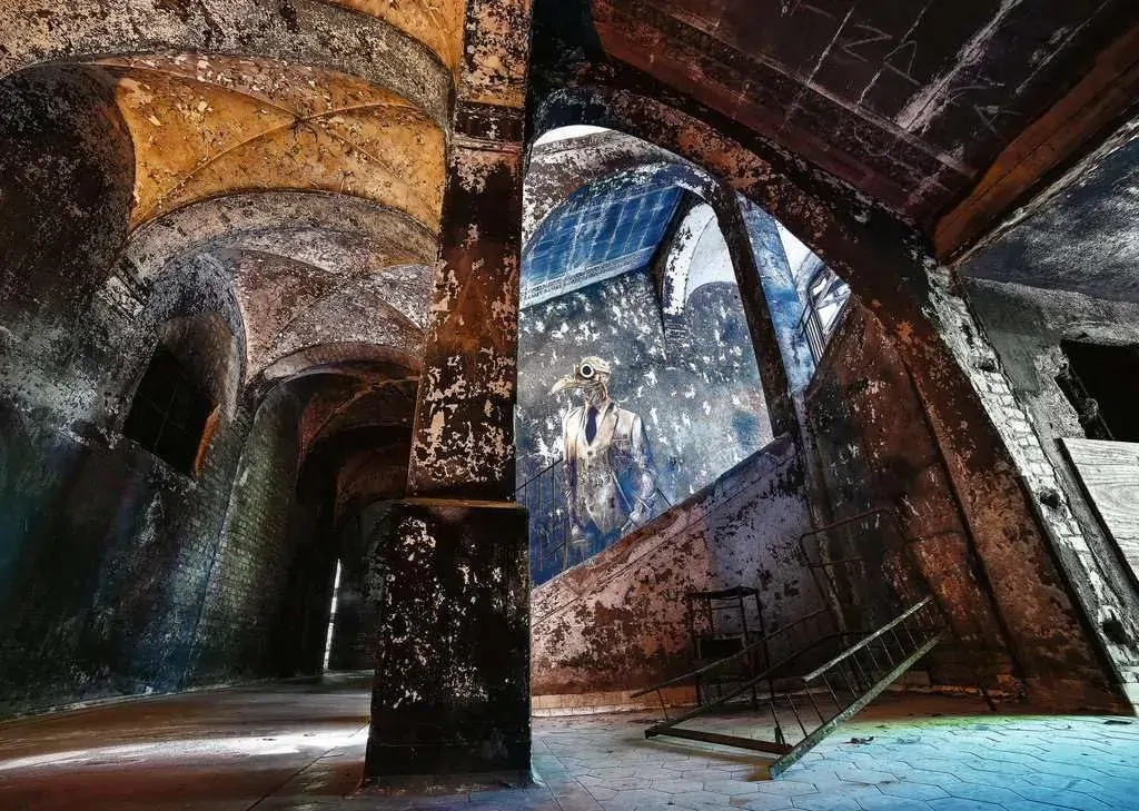 Lost Places: Graffiti Alpenhaus, Beelitzer Jigsaw Puzzle 1000pc