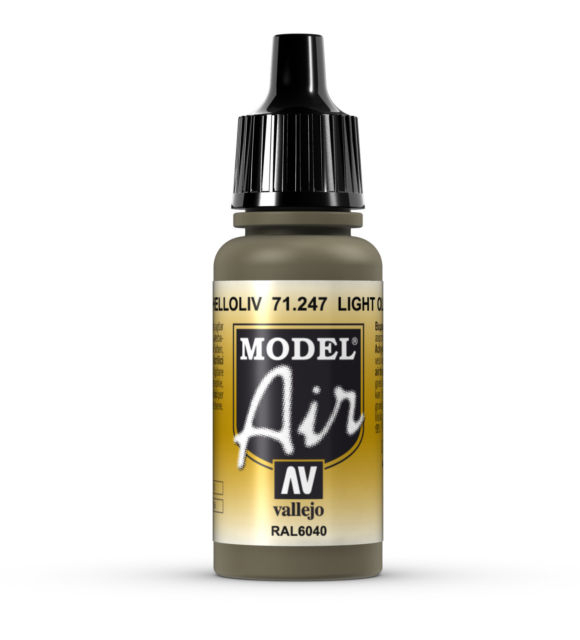 Model Air Light Olive 17 ml