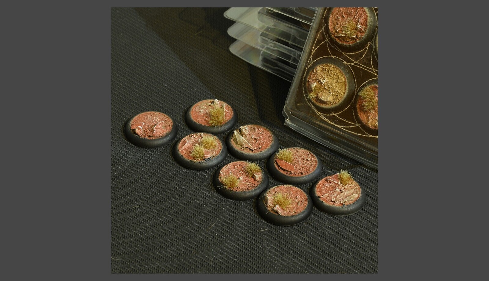 Badlands Bases RoundLip 30mm (x8)